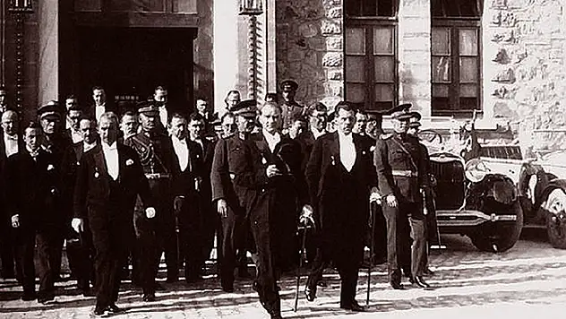 Türkiye Cumhuriyeti 98 yaşında

