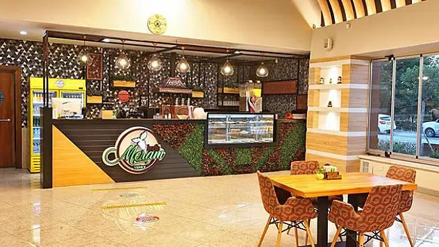 Türkiye'de güvenli turizm belgesi alan ilk kafe 'Kafe Meram' oldu