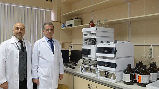 Türkiye'de ilk! Selçuk Üniversitesi, doğal kaynaklı kanser ilacı adayı geliştiriyor