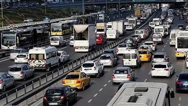 Türkiye'de yaklaşık 4 kişiye bir araç düşüyor