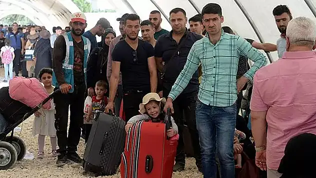 Türkiye'deki yabancı sayısı açıklandı! Yüzde 70'i Suriyeliler'den oluşuyor... 