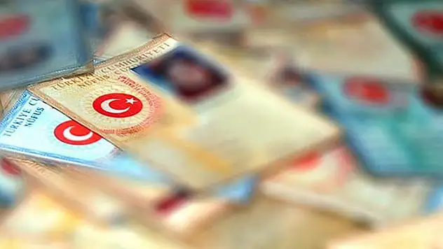 Türkiye'den KKTC'ye gidişlerde eski tip kimlik kartları 30 Haziran'dan itibaren kullanılamayacak
