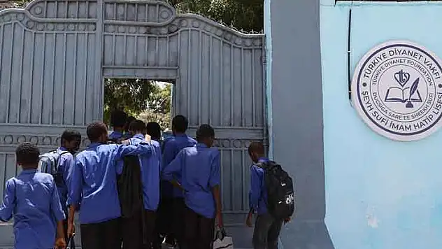 Türkiye Diyanet Vakfının Somali'de 14 yıl önce açtığı okul 700 öğrenciyi mezun etti