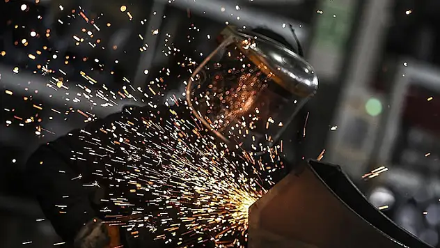Türkiye ekonomisi yılın ikinci çeyreğinde yüzde 3,8 büyüdü
