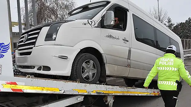 Türkiye genelinde 329 okul servis aracı trafikten men edildi
