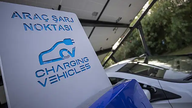 Türkiye genelinde elektrikli araç şarj istasyonu sayısının yıl sonuna kadar 10 bine ulaşabileceği öngörülüyor
