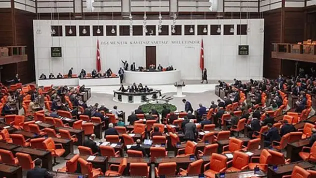 Türkiye harekete geçti! Meclis acil toplanıyor