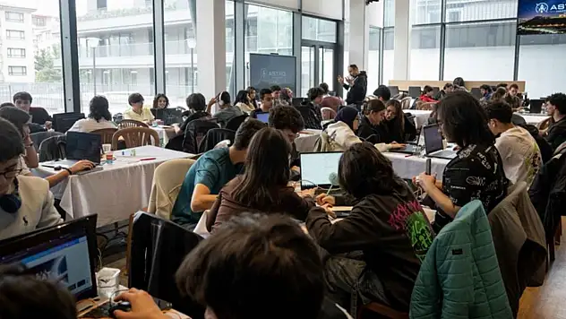Türkiye imzalı uzay hackathonu dünyaya yayılacak