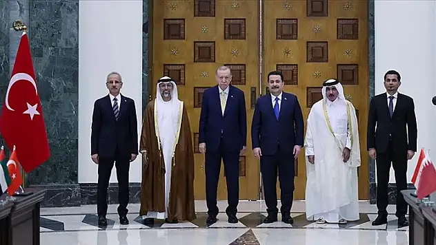 Türkiye, Irak, Katar ve BAE arasında 'Kalkınma Yolu' mutabakat zaptı imzalandı
