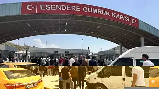 Türkiye-İran sınırında bayram yoğunluğu
