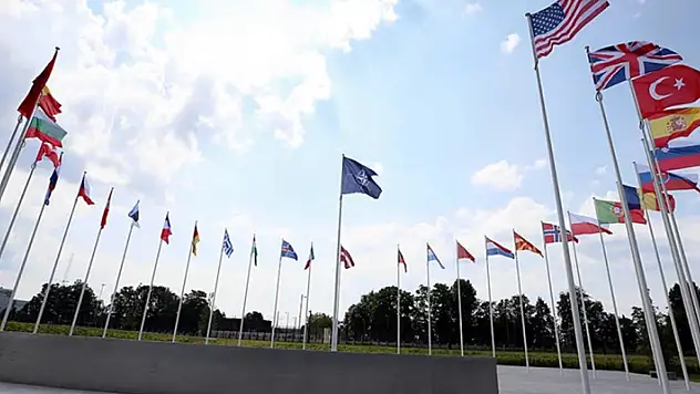Türkiye, İsveç'in NATO'ya katılım sürecini erteledi
