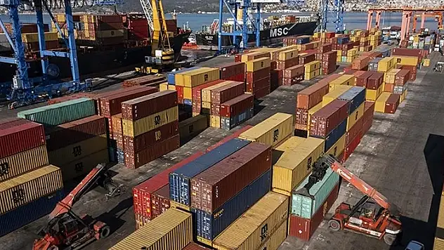 Türkiye komşularına 9 ayda 18 milyar dolarlık ihracat yaptı
