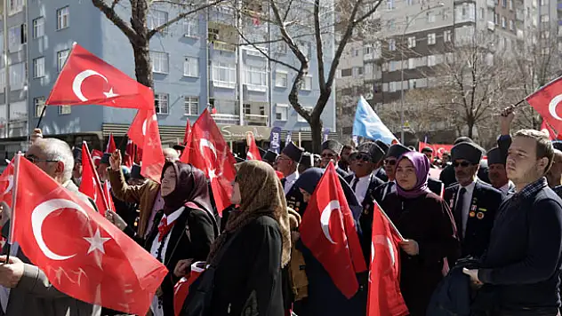 Türkiye Mehmetçik için tek yürek oldu! Konya'da şehitlere saygı yürüyüşü
