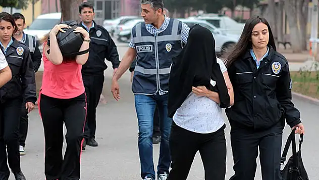 Türkiye'nin en büyük fuhuş operasyonu yapıldı!