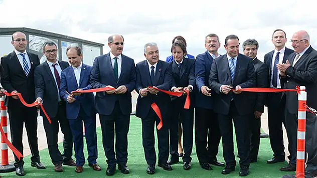 Türkiye'nin en büyük güneş enerji santrali Konya'da açıldı
