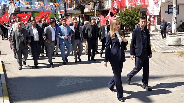 Türkiye'nin en genç kadın belediye başkanı oldu
