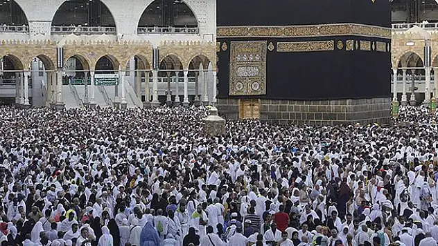 Türkiye'nin hac kontenjanı 83 bin 430'a yükseltildi