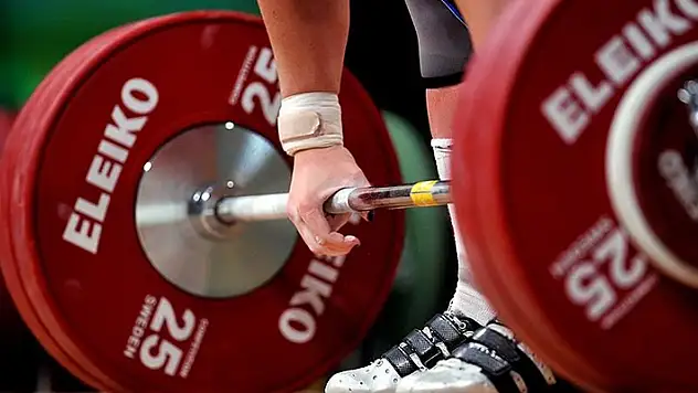 Türkiye'nin halterdeki olimpiyat kotası 3'ten 2'ye düşürüldü
