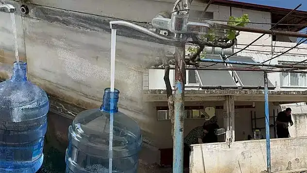 Türkiye'nin her yerinden akın akın geliyorlar! Bidon bidon su doldurup gidiyorlar
