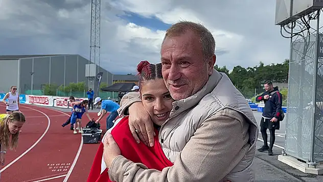 Türkiye Özel Sporcular 4x100 Metre Kadın Bayrak Takımı, dünya rekoru kırarak Avrupa şampiyonu oldu
