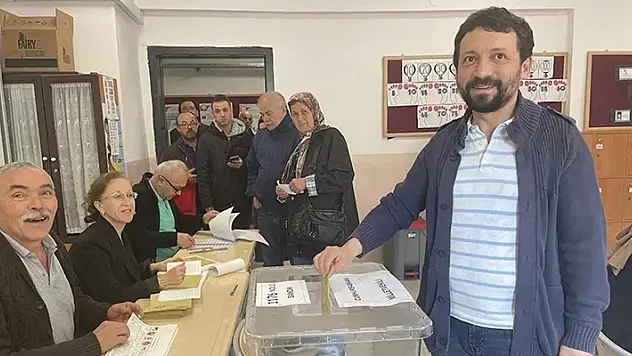 Türkiye sandık başında
