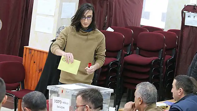 Türkiye sandık başında! 57 milyon seçmen tercihini yapıyor