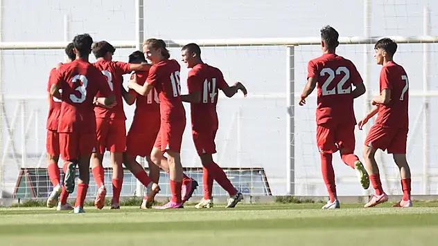 Türkiye U16 Futbol Takımı, Romanya'yı 5-1 mağlup etti
