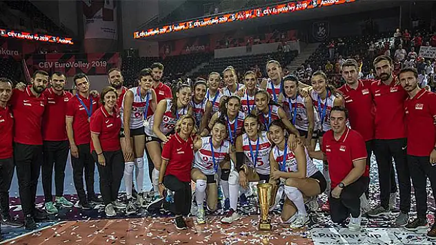 Türkiye voleybolda Avrupa ikincisi