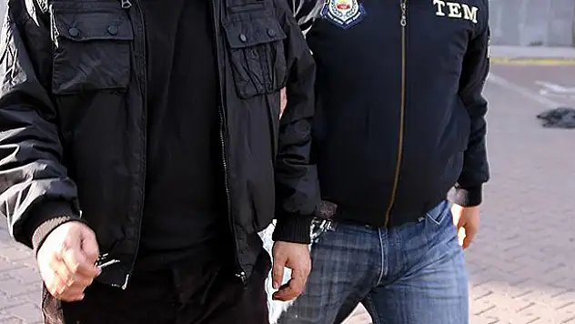 Türkiye'ye girmeye çalışan 2 DAEŞ'li yakalandı