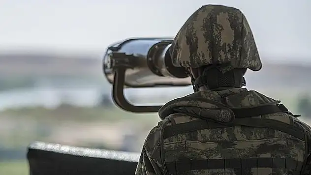 Türkiye'ye girmeye çalışan PKK'lı terörist Suriye sınırında yakalandı
