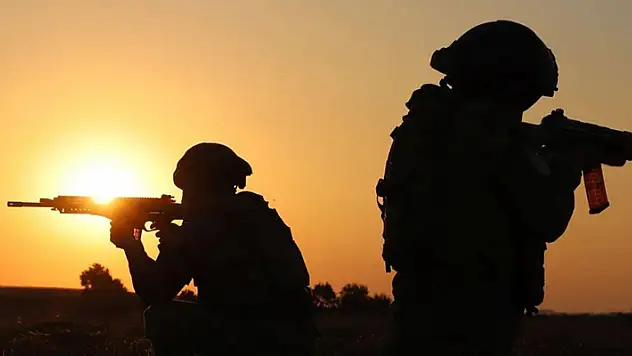 Türkiye'ye girmeye çalışan PKK'lı terörist Suriye sınırında yakalandı
