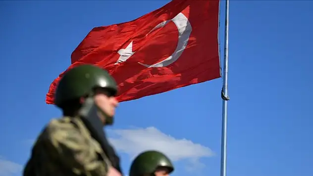 Türkiye'ye girmeye çalışan PKK/PYD'li terörist Suriye sınırında yakalandı
