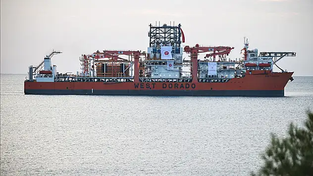 Türkiye'nin 6. derin deniz sondaj gemisi Mersin açıklarına demirledi