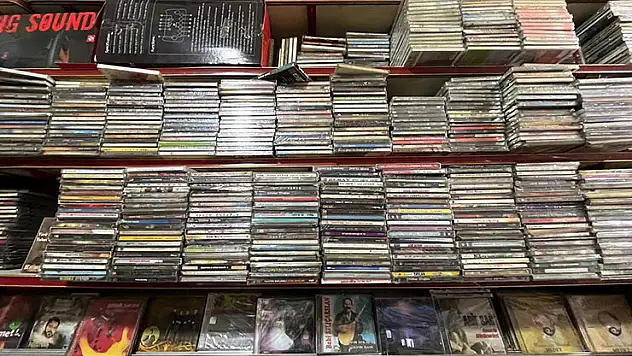 Türkiye'nin en büyük kaset ve CD arşivlerinden biri Konya'da