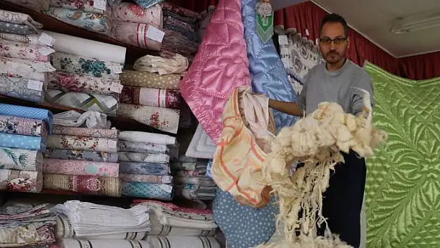 Türkiye'nin en soğuk illerinden olan Sivas'ta kış öncesi yün yorgana talep arttı
