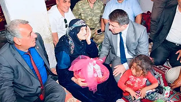 Türkiye'nin en yaşlı kadını 131 yaşında hayatını kaybetti