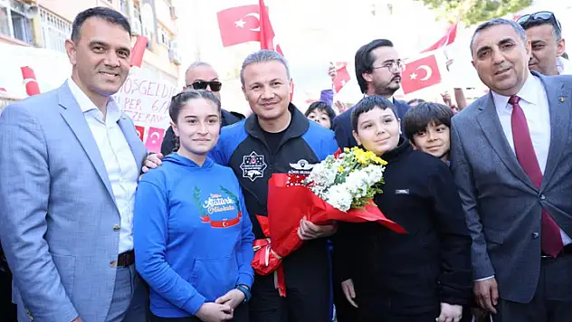 Türkiye'nin ilk astronotu Alper Gezeravcı memleketi Silifke'de

