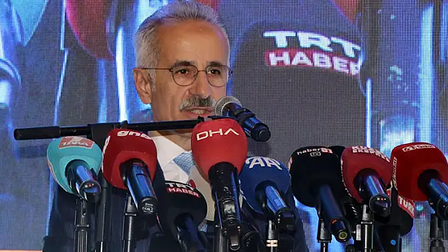 'Türkiye'yi erişilebilir, entegre ve rekabetçi bir ulaşım ağına kavuşturduk'