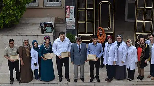 Türkmenistanlı kursiyerlere ciltleme ve restorasyon eğitimi