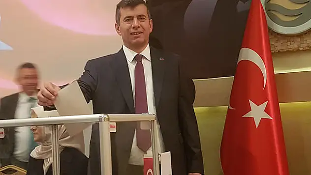 TÜRSAB Konya'da Özdal Karahan güven tazeledi