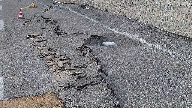 Tut yolu göçtü