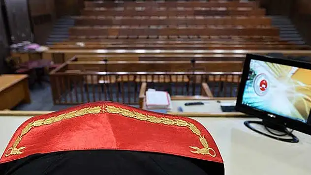 Tutuklu iki hakim için iddianame