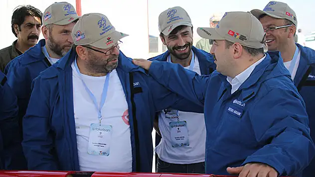 Tuz Gölü'nde roket yarışları nefes kesti