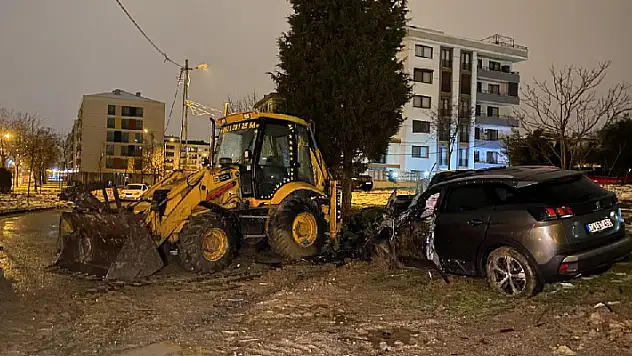 Tuzla'da kaza yapan sürücü şoka girdi: 'Keşke ben ölseydim'
