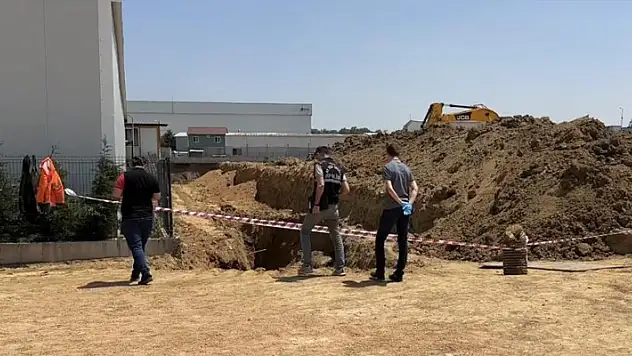 Tuzla'da sanayi sitesinde toprak kayması : 2 işçi kurtarıldı
