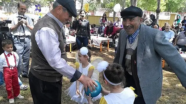 Tuzlukçu'da 'Okul Öncesi Kuşaklar Buluşması' şenliği