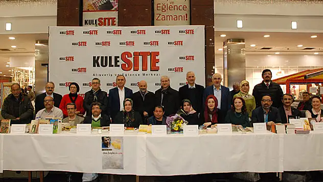 TYB'de kütüphaneler konuşuldu kitaplar imzalandı