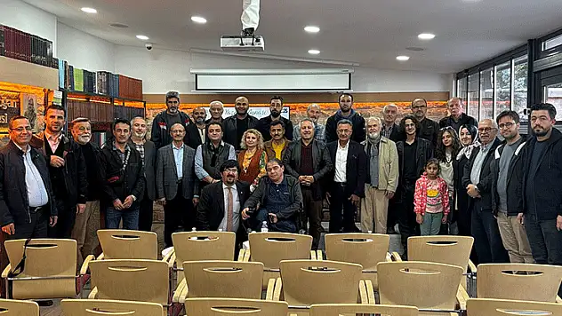 TYB Konya'da modern Türk şiiri konuşuldu