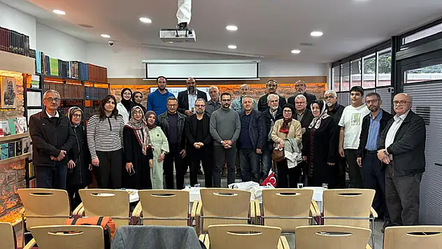 TYB Konya'da 'Toprağına Yabancı Aydın'ı konuşuldu