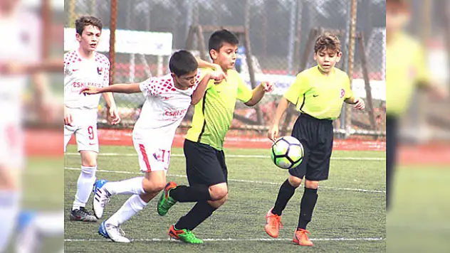 U16 Ligi'nde heyecan sürüyor